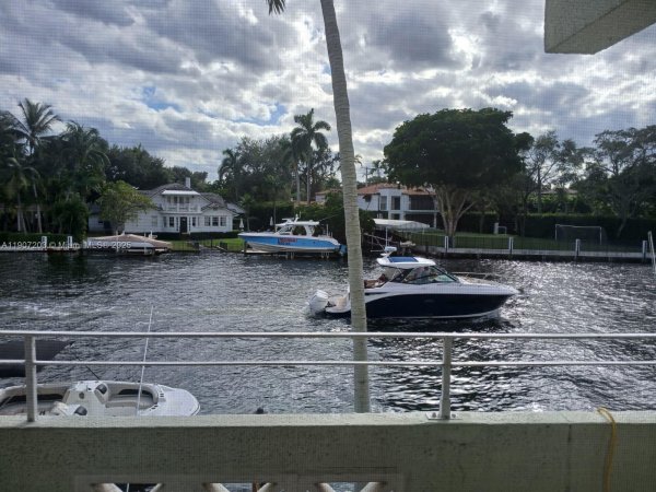 1000 SE 4th St #224 Fort Lauderdale, FL 33301