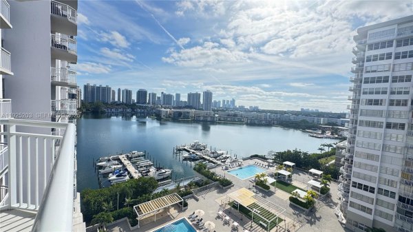 18061 Biscayne Blvd #1203 Aventura, FL 33160
