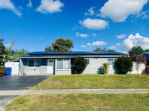 7021 Scott St Hollywood, FL 33024