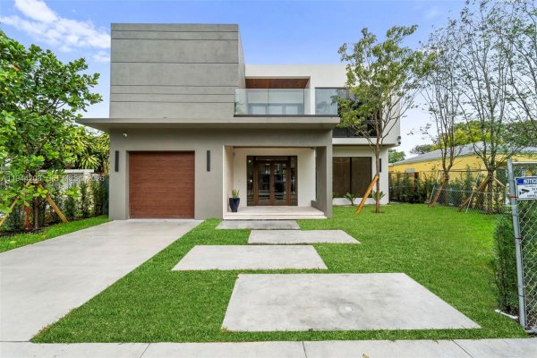 685 NE 81st St Miami, FL 33138