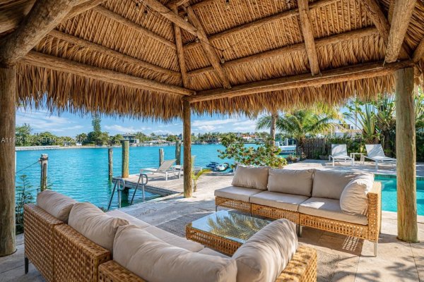 621 86th St Miami Beach, FL 33141