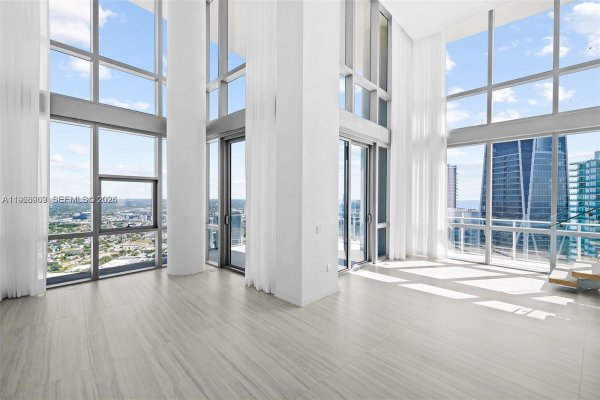 851 NE 1st Ave #5001 Miami, FL 33132