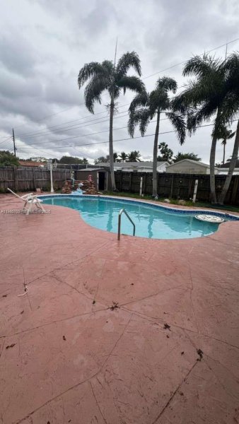 4390 NW 4th Ct Coconut Creek, FL 33066