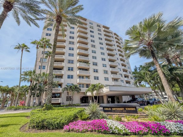 90 Edgewater Dr #114 Coral Gables, FL 33133