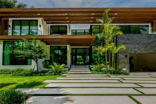 2520 Shelter Ave Miami Beach, FL 33140