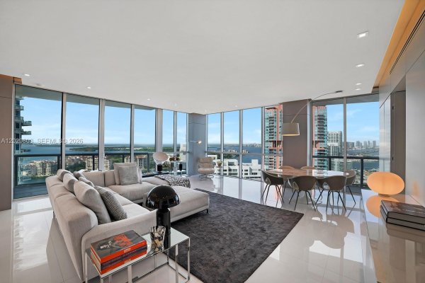 50 S Pointe Dr #2903 Miami Beach, FL 33139