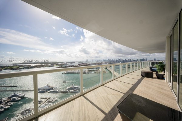 450 Alton Rd #3301 Miami Beach, FL 33139