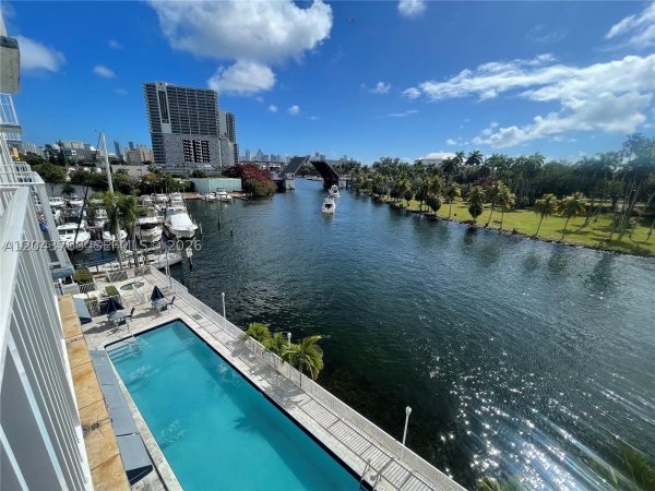 1740 NW N Riv Dr #517 Miami, FL 33125