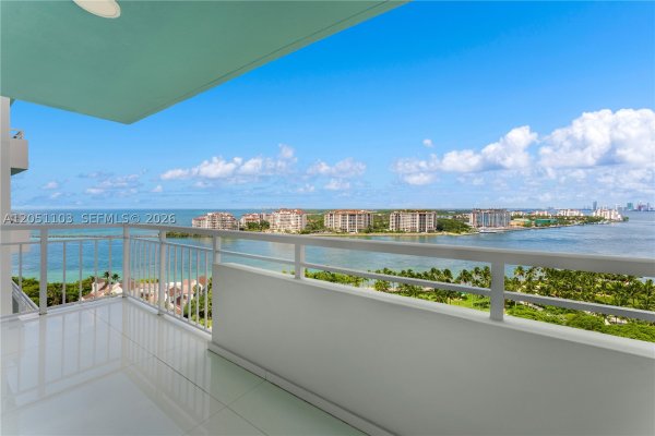400 S Pointe Dr #1805 Miami Beach, FL 33139