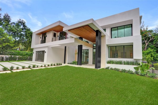 4640 Sunset Dr Miami, FL 33143