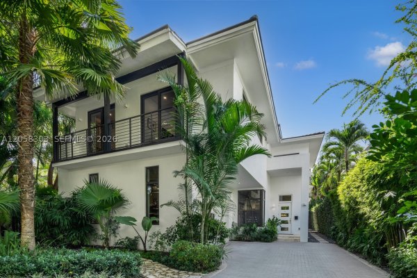 3630 Avocado Ave Miami, FL 33133
