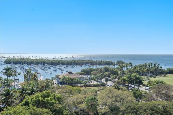 2889 Mcfarlane Rd #1014 Miami, FL 33133