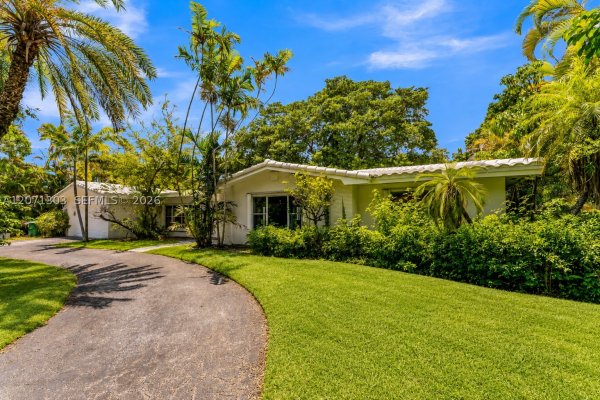 11890 SW 72nd Pl Pinecrest, FL 33156