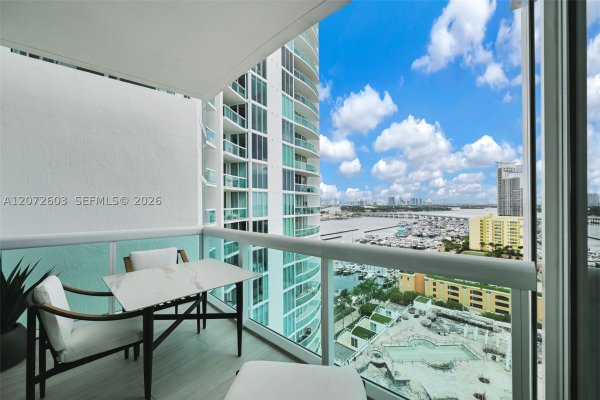 1000 S Pointe Dr #1706 Miami Beach, FL 33139