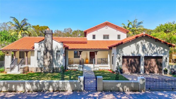 519 Alhambra Cir Coral Gables, FL 33134