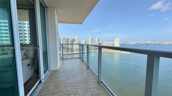 1155 Brickell Bay Dr #2310 Miami, FL 33131