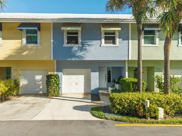1777 NE 4th #B3 Fort Lauderdale, FL 33305