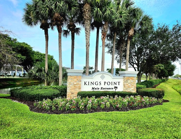 719 Flanders #O Delray Beach, FL 33484
