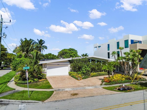 12990 Keystone Ter North Miami, FL 33181