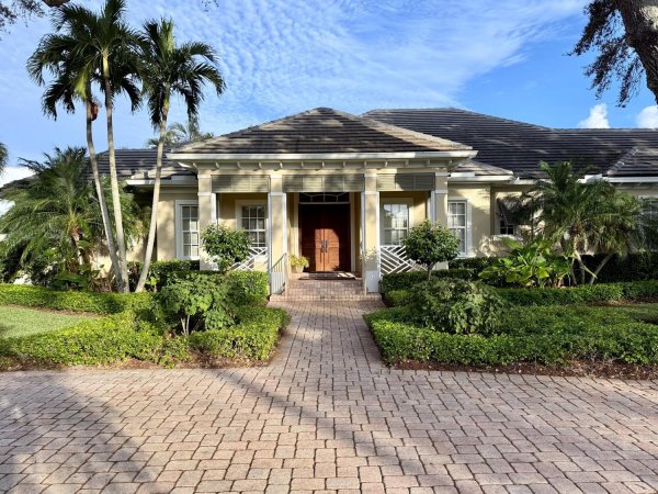 109 Estuary Dr Indian River Shores, FL 32963