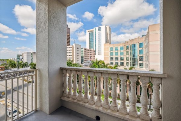 511 SE 5th Ave #614 Fort Lauderdale, FL 33301