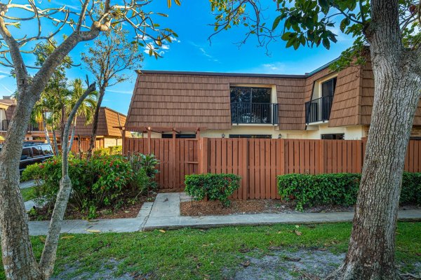 9101 SW 19th Pl #B Davie, FL 33324