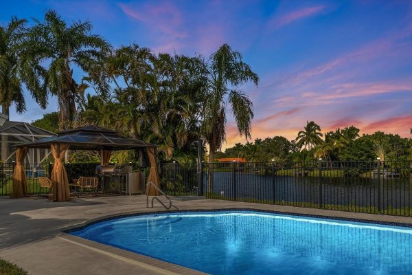 12725 Kingsway Rd Wellington, FL 33414