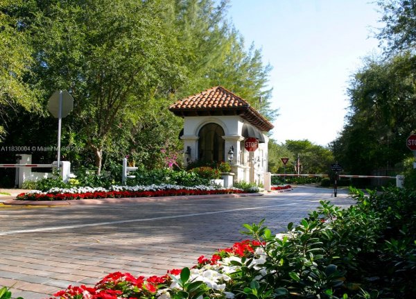 41 Arvida Pkwy Coral Gables, FL 33156