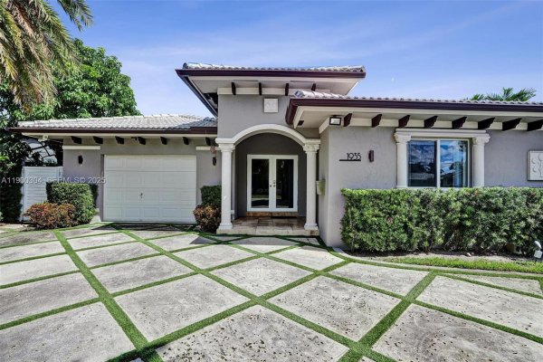 1935 NE 117th Rd North Miami, FL 33181