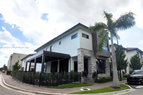 8002 NW 43rd St Doral, FL 33166