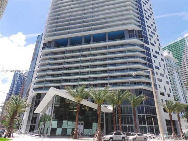 1300 Brickell Bay Dr #1807 Miami, FL 33131