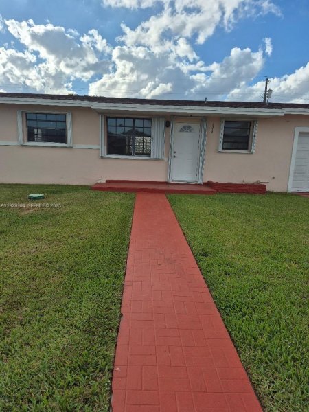 4320 SW 98th Ct Miami, FL 33165