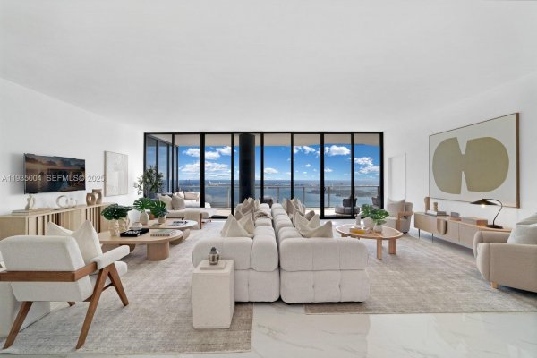 700 NE 24th St #PH-5903 Miami, FL 33137