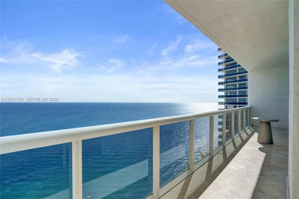 1800 S Ocean Dr #4403 Hallandale Beach, FL 33009