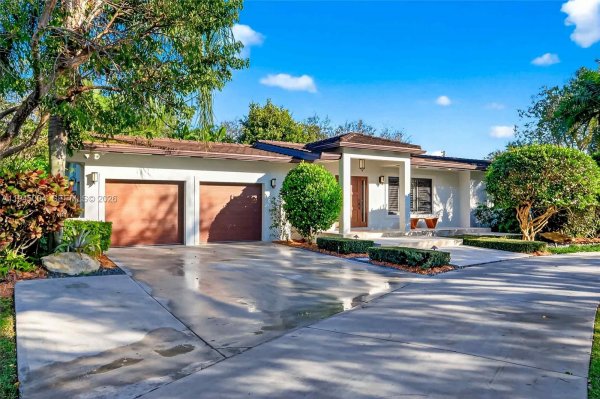 13945 Cartee Rd Palmetto Bay, FL 33158