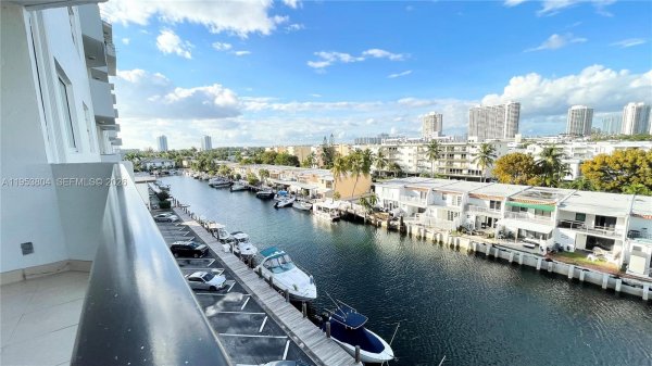 3703 NE 166th St #602 North Miami Beach, FL 33160