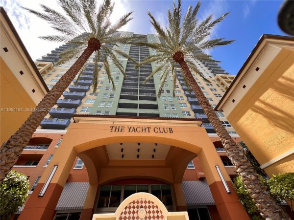 90 Alton Rd #2110 Miami Beach, FL 33139