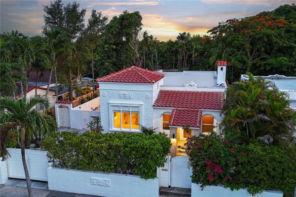 3616 SW 26th St Miami, FL 33133