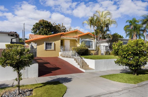 2367 SW 23rd Ter Miami, FL 33145
