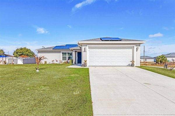 9032 Meadow Cir La Belle, FL 33935