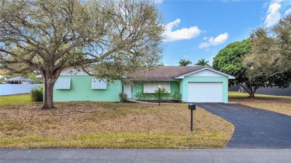 19461 SW 307th St Homestead, FL 33030