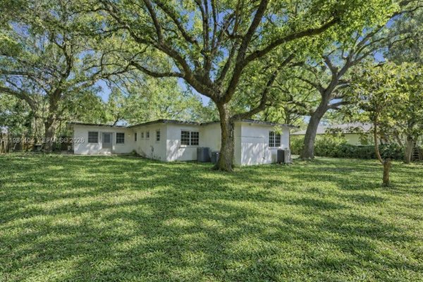 7870 SW 98th St Miami, FL 33156