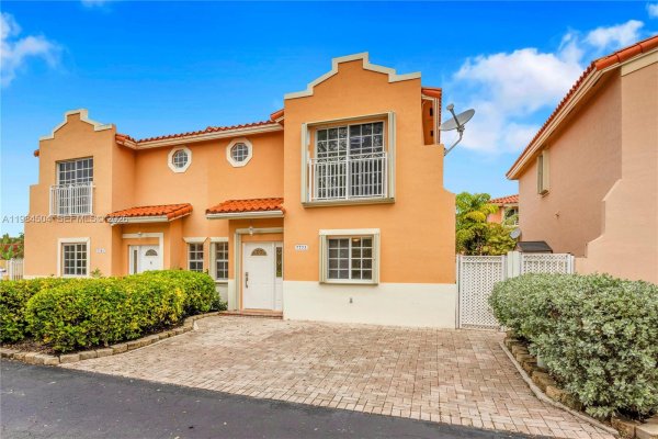 7773 SW 94th Ln Miami, FL 33156