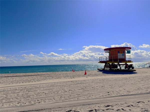 6061 Collins Ave #12D Miami Beach, FL 33140