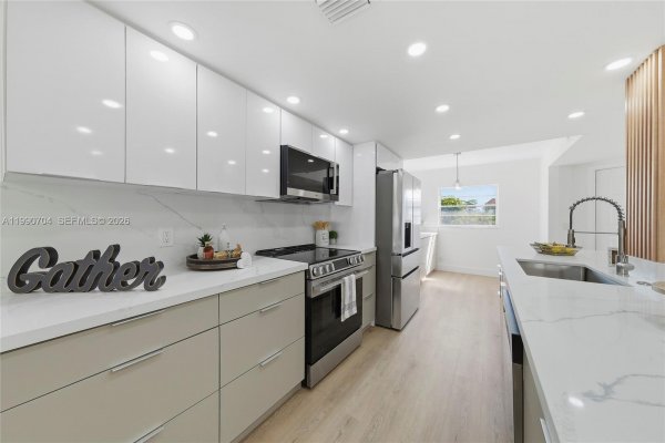 800 SW 125th Way #312O Pembroke Pines, FL 33027