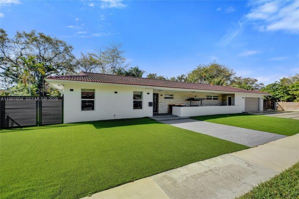 2126 NE 187th St North Miami Beach, FL 33179