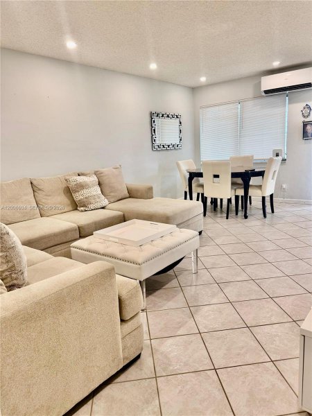 800 SW 11th Ave #19A Hallandale Beach, FL 33009