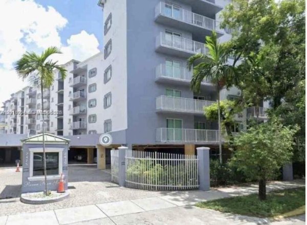 2415 NW 16th St Rd #201-1 Miami, FL 33125