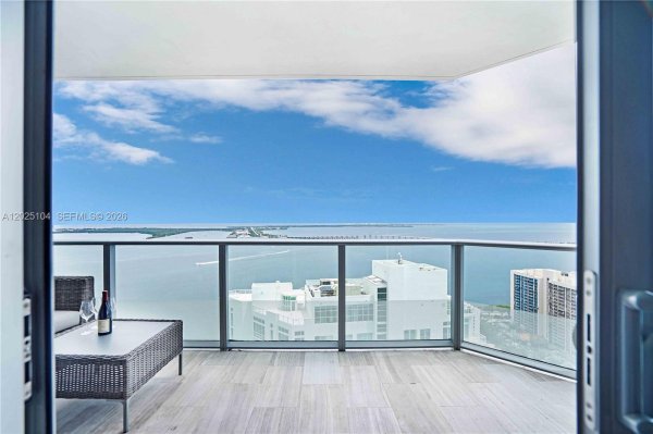 1300 Brickell Bay Dr #3402 Miami, FL 33131