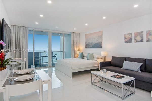 5445 Collins Ave #1730 Miami Beach, FL 33140